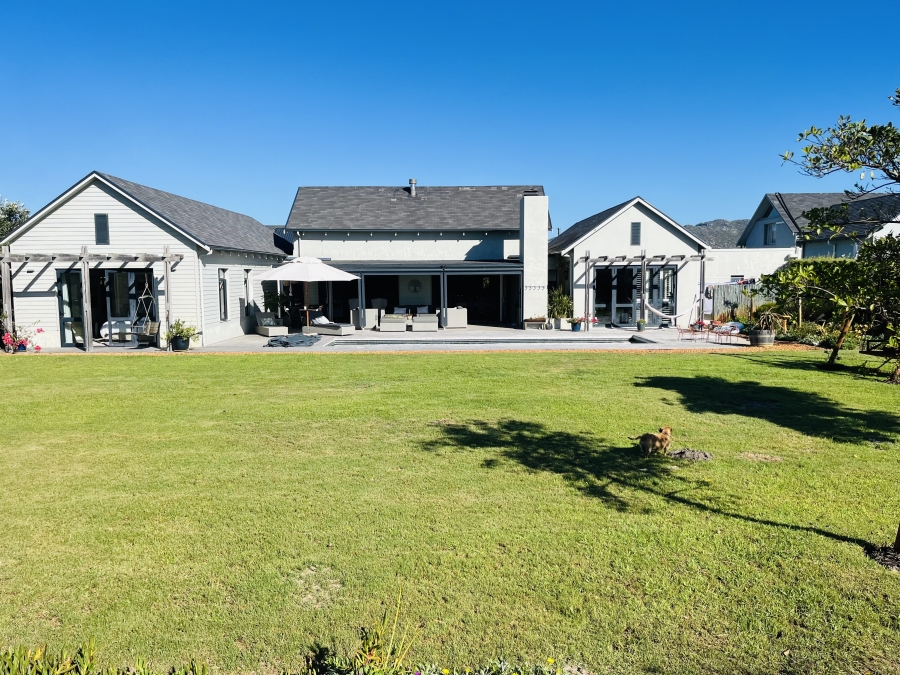 4 Bedroom Property for Sale in Lake Michelle Western Cape